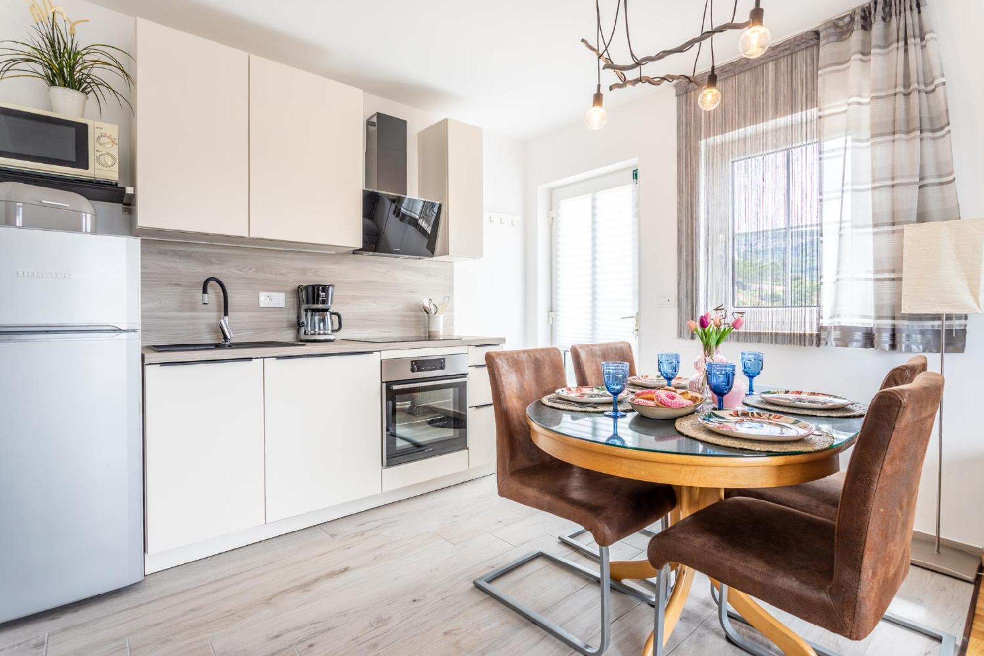 Kalina Deluxe Apartments Jelsa  Eksteriør bilde